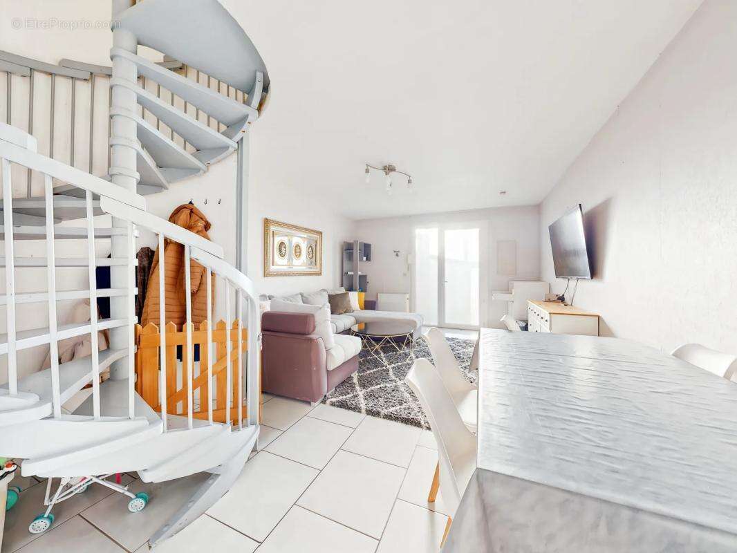 Appartement à VILLEFONTAINE