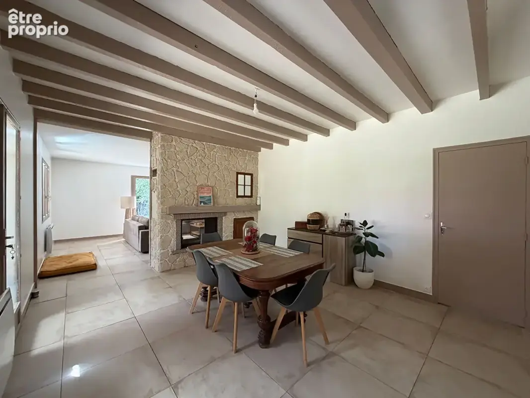Maison avec jardin arboré, garage et 4chbs - photo 5