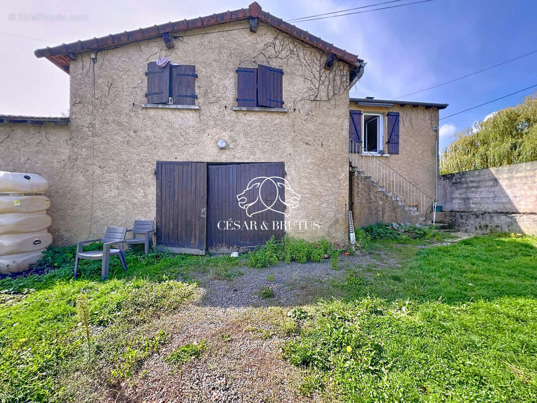 Maison à SAINT-BONNET-DE-CRAY