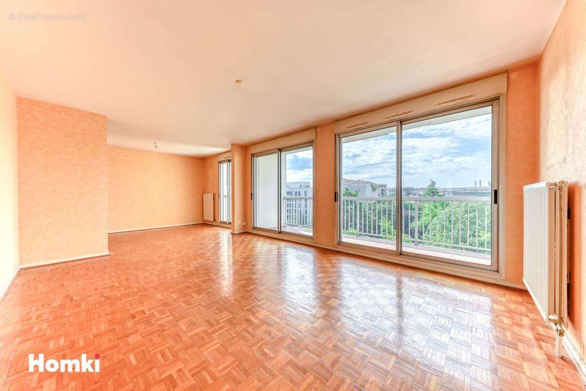 Appartement à LYON-8E