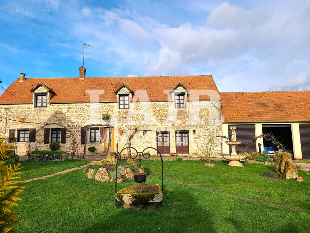 Maison à SAINT-CHRISTOPHE-LE-JAJOLET