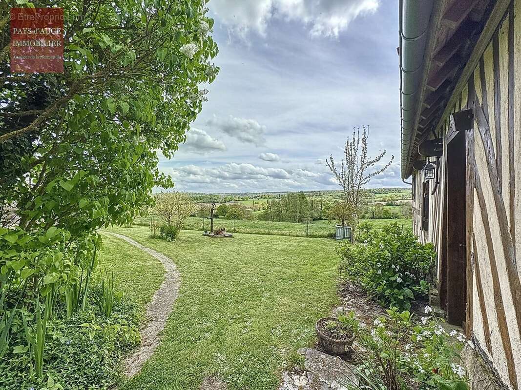 Maison à SAINT-GERVAIS-DES-SABLONS