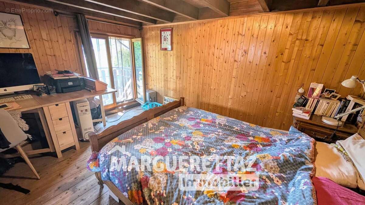 Maison à LA TOUR
