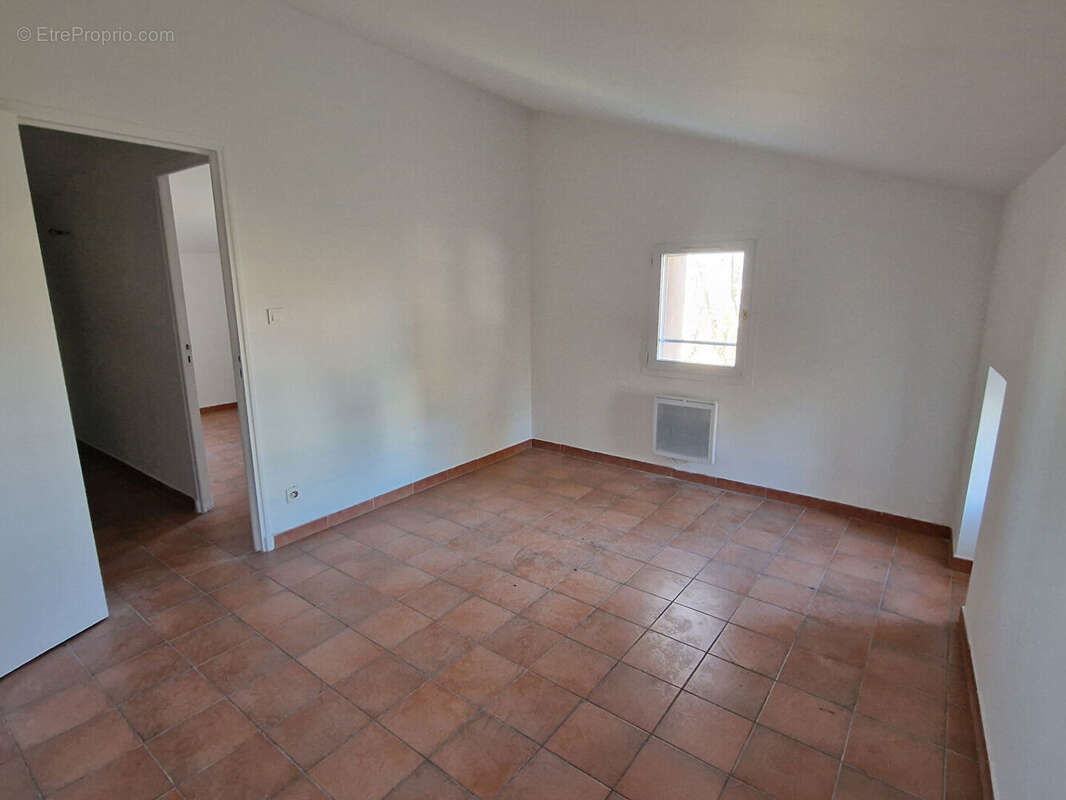 Maison avec terrain cloture - photo 4
