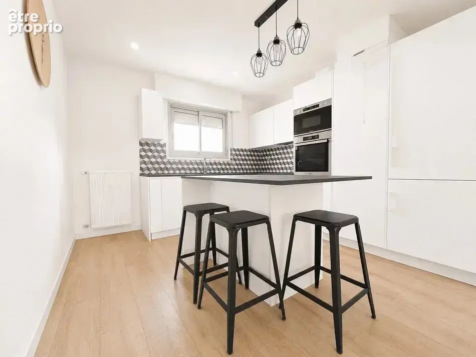 Poêtes / Gorbella Beau et grand  3 pièces rénové en étage élevé - photo 3
