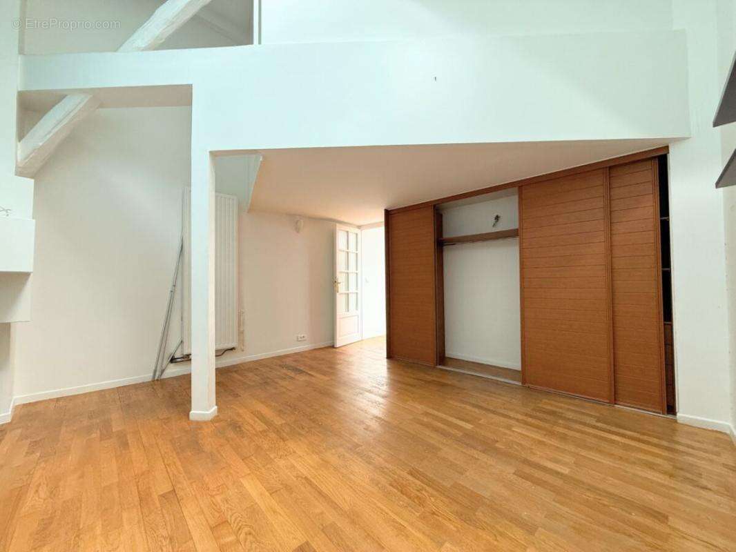 Appartement à PARIS-19E