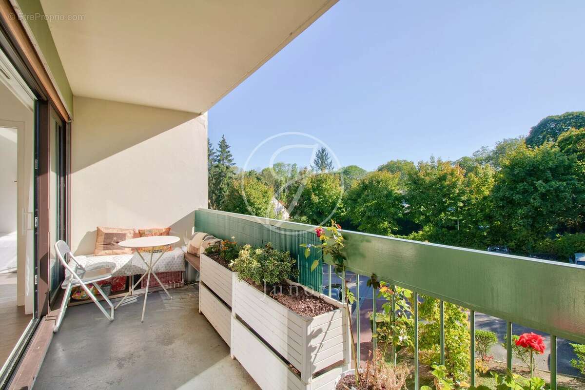 Appartement à LE MESNIL-LE-ROI