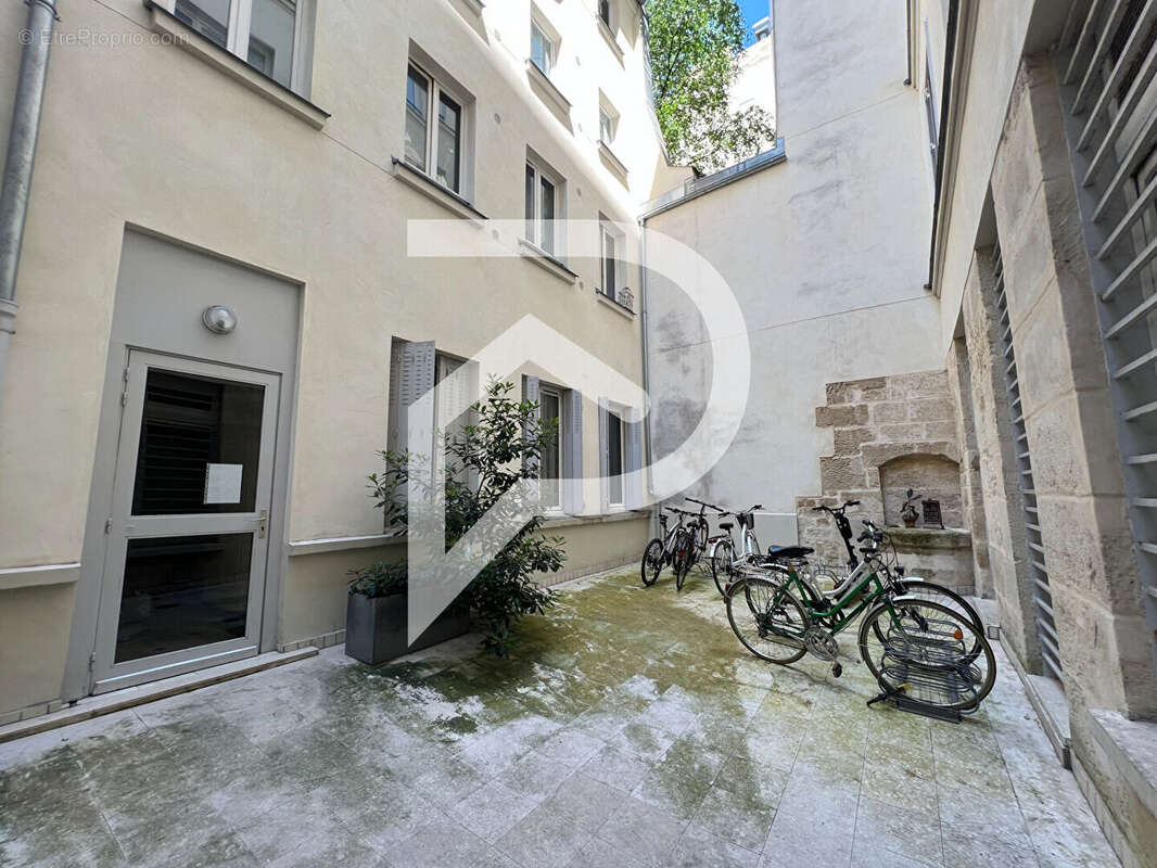 Appartement à PARIS-3E