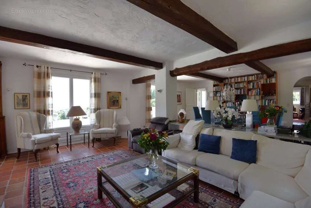 Maison à MONTAUROUX