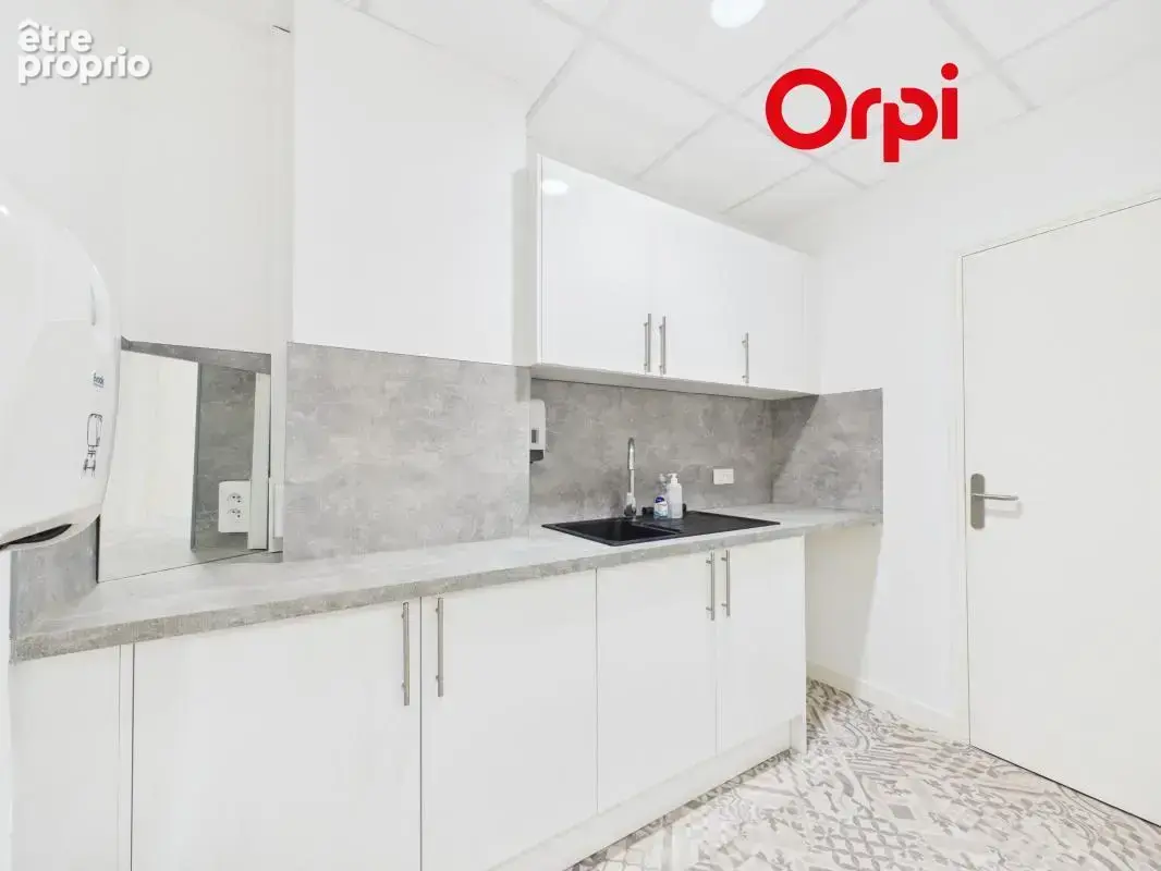 Bien Commercial À Vendre - photo 9