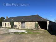 Maison à SAINT-GERMAIN-LES-VERGNES