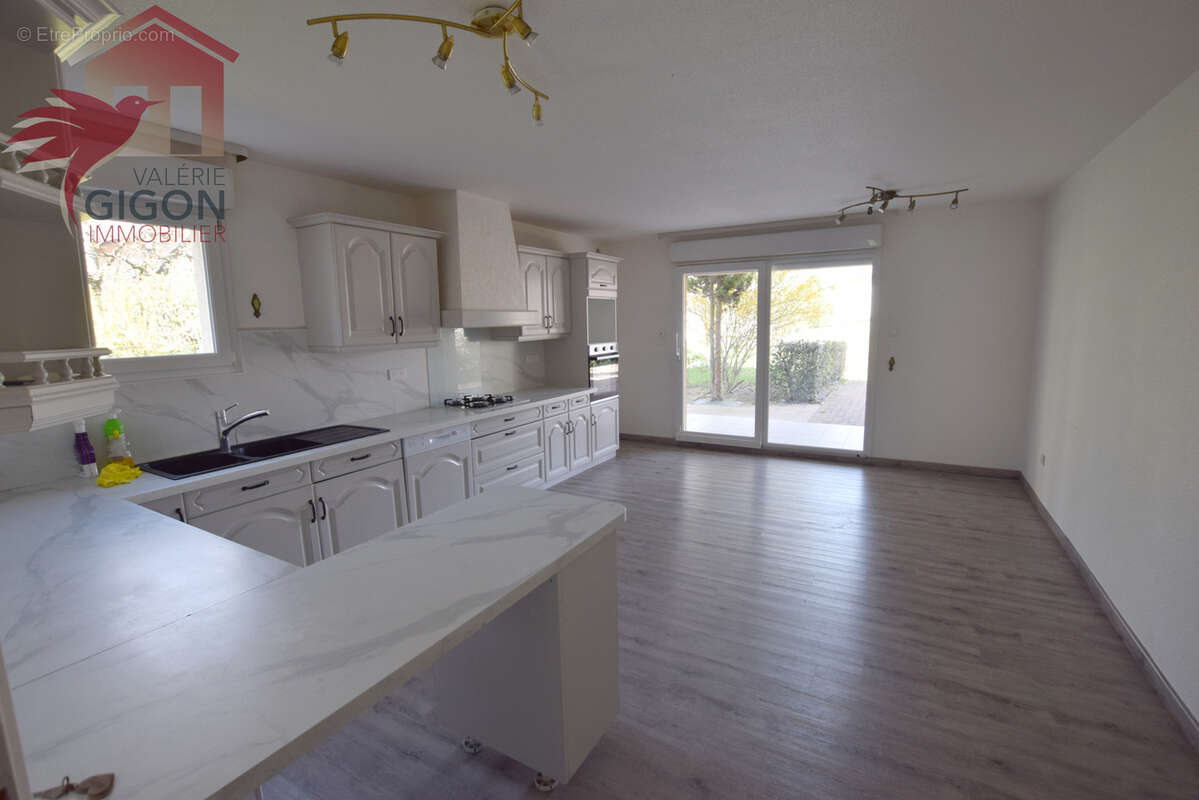 Maison à VIEUX-CHARMONT