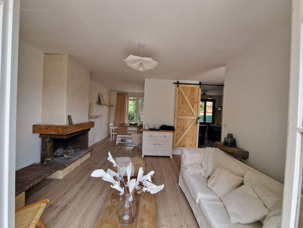 Maison à SAINT-LAURENT-DE-LA-SALANQUE