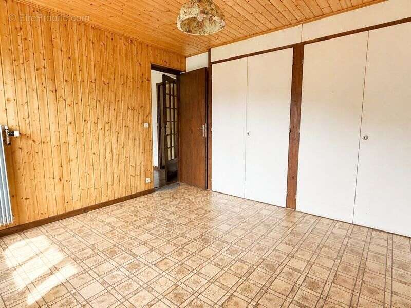 À vendre Thones Appartement 5 pièces à rénover plus plateau à aménager - photo 5