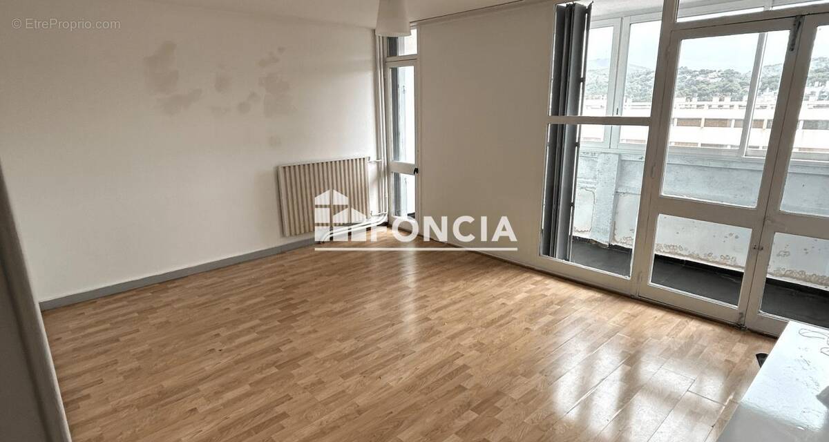 Appartement à MARSEILLE-15E