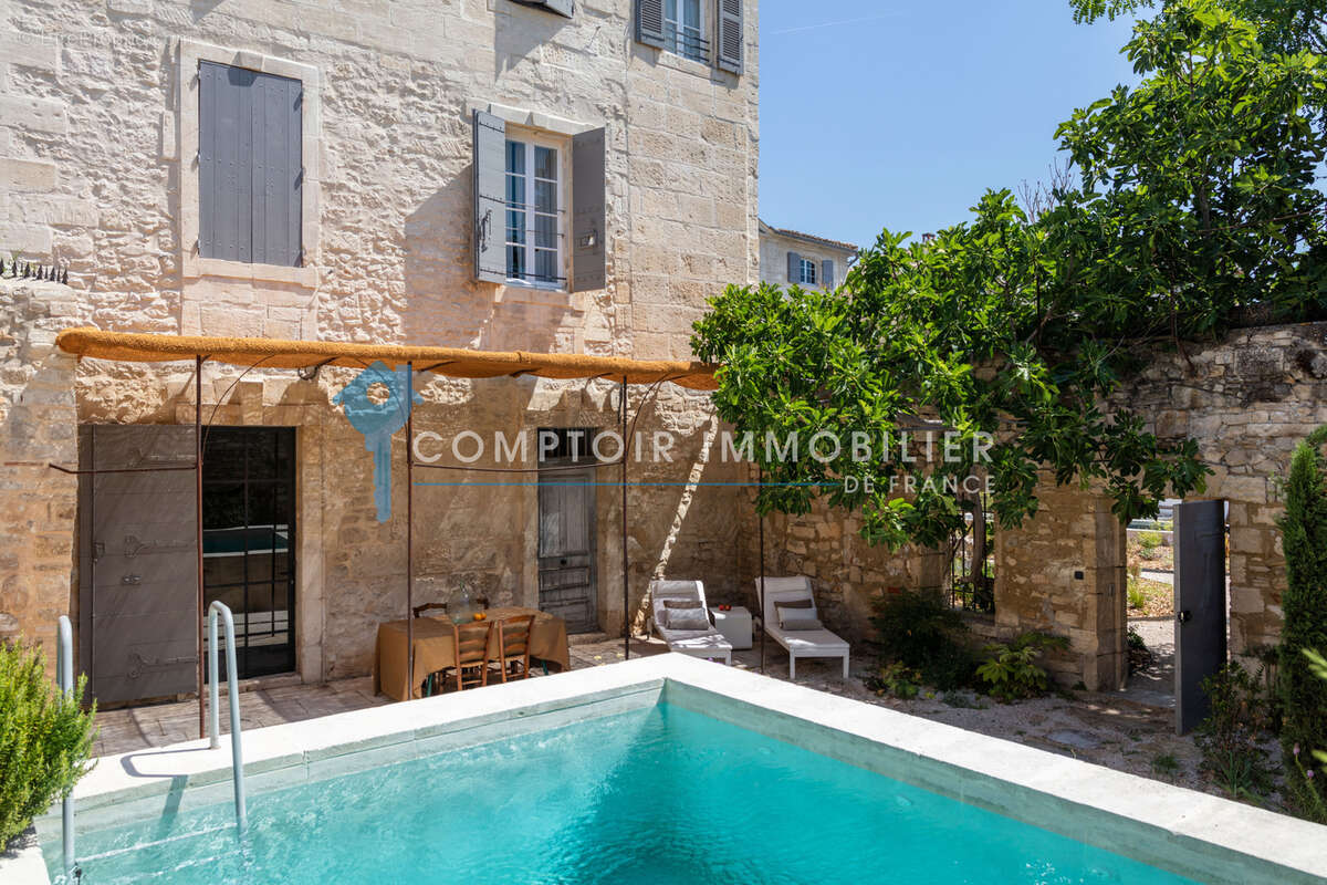 Dpt (13)  a vendre  chateau 1100m2 - photo 3