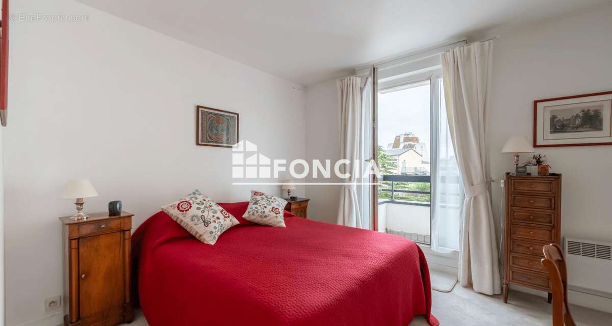 Appartement à COURBEVOIE