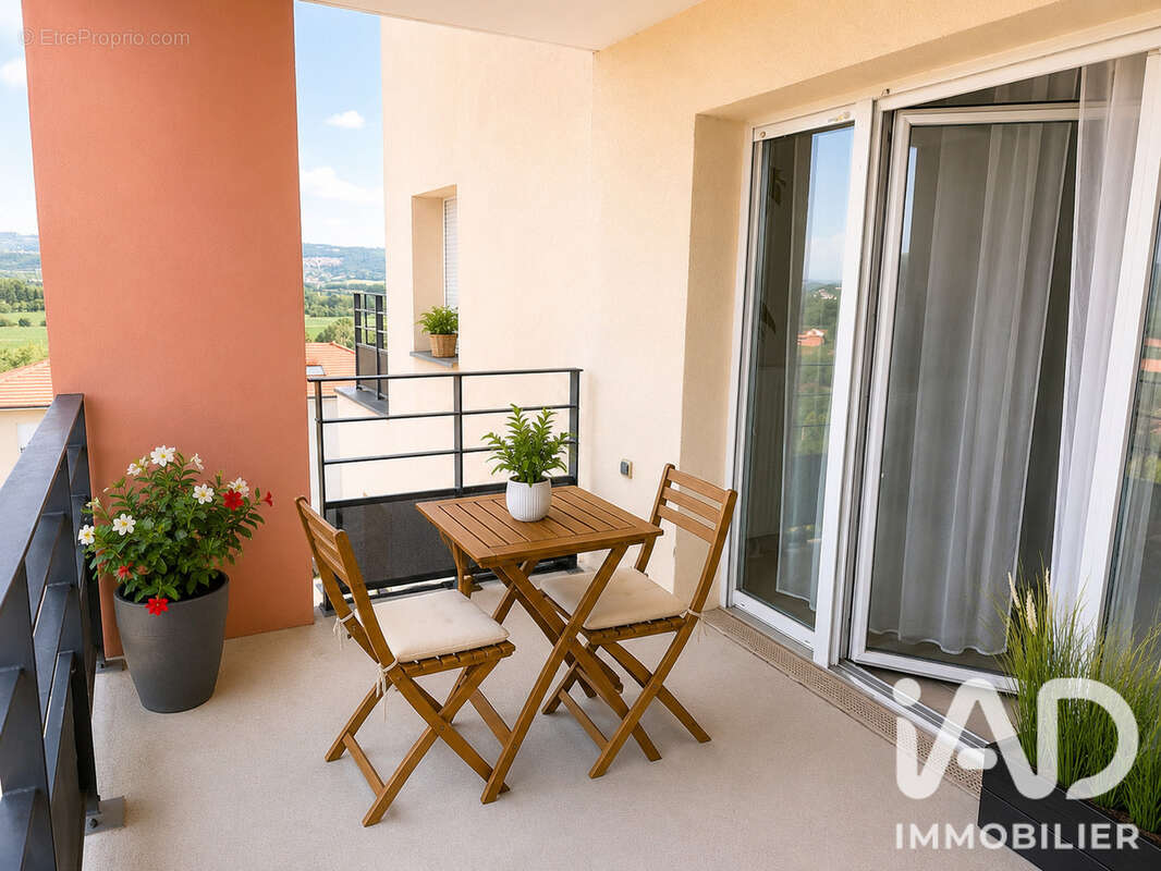 Photo 2 - Appartement à L'ISLE-D'ABEAU
