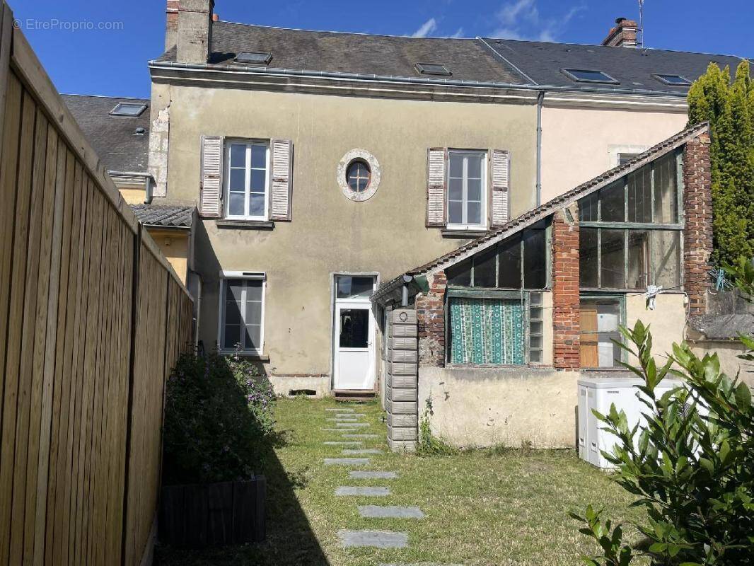 Maison à CONDE-SUR-HUISNE
