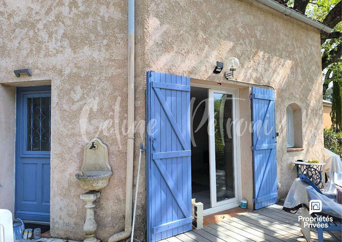 Exclusivité : Maison 98 m² + 2 dépendances T2 & studio - Terrain 3 200 m² - Piscine - photo 5