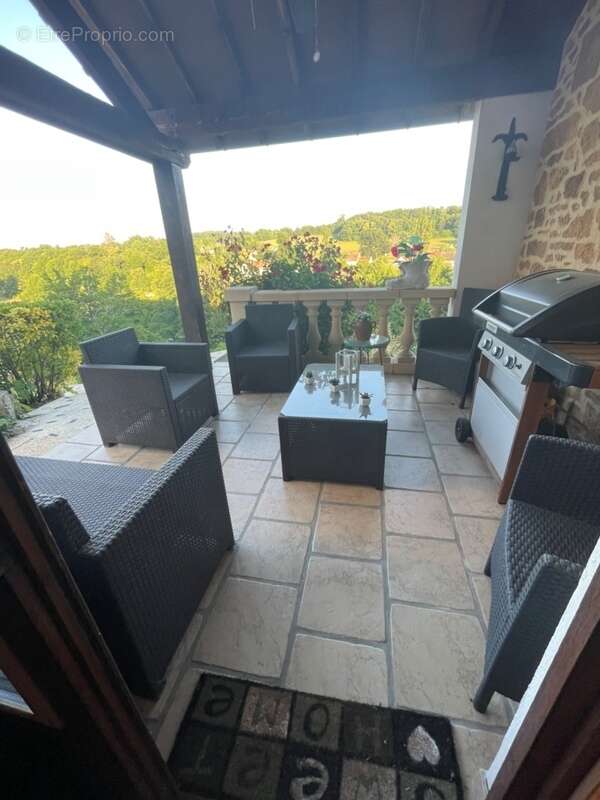 Maison à LA CELLE-DUNOISE