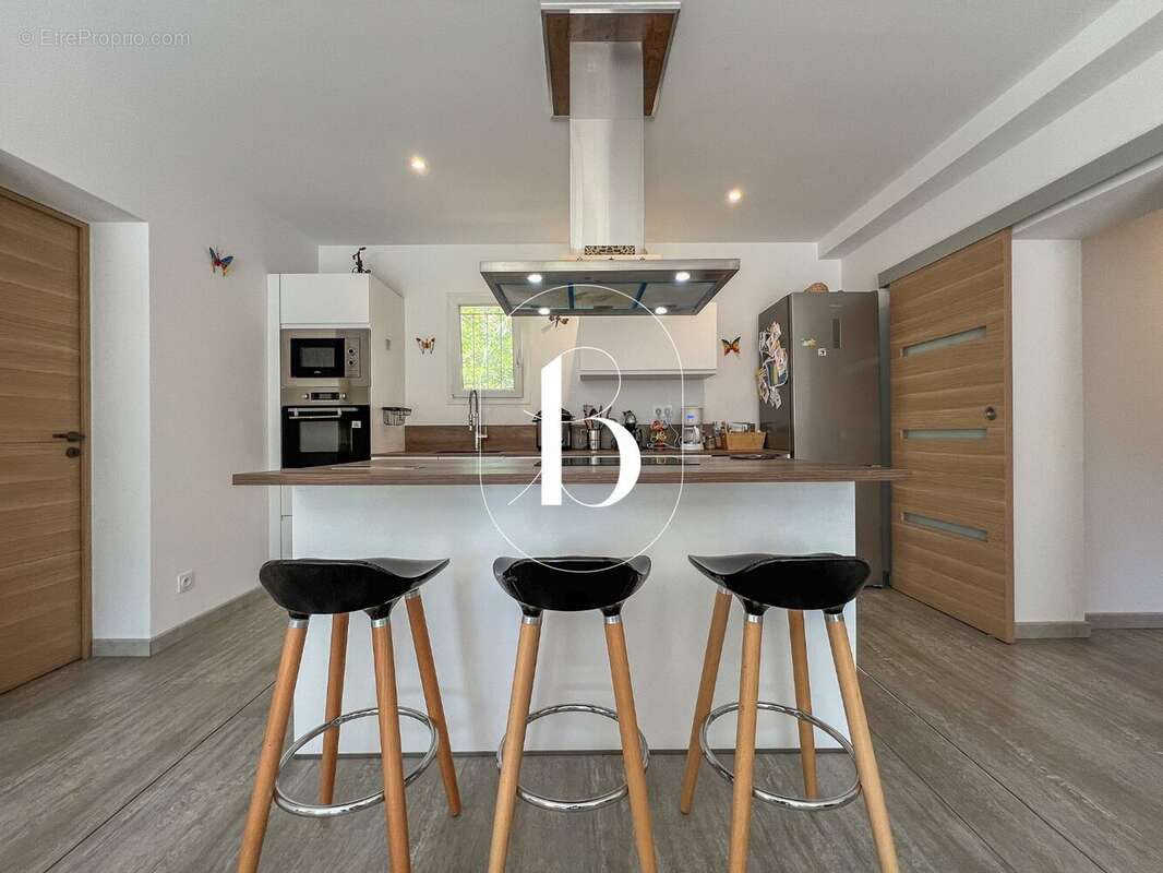 Maison à GOUDARGUES