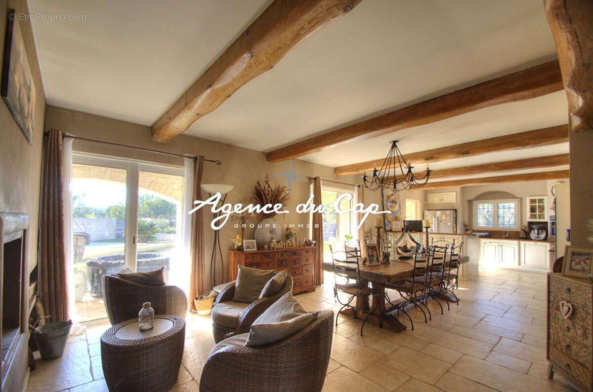 Maison à BAGNOLS-EN-FORET