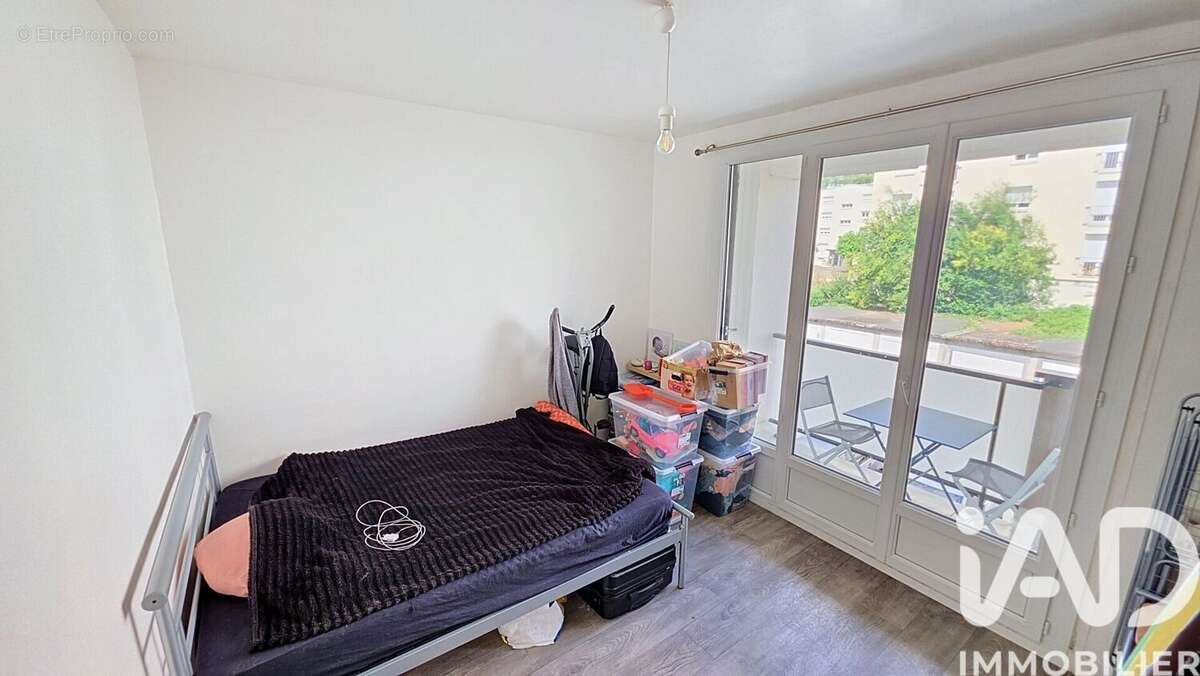 Appartement 54 m² à Saint-Jean-De-La-Ruelle  - photo 4