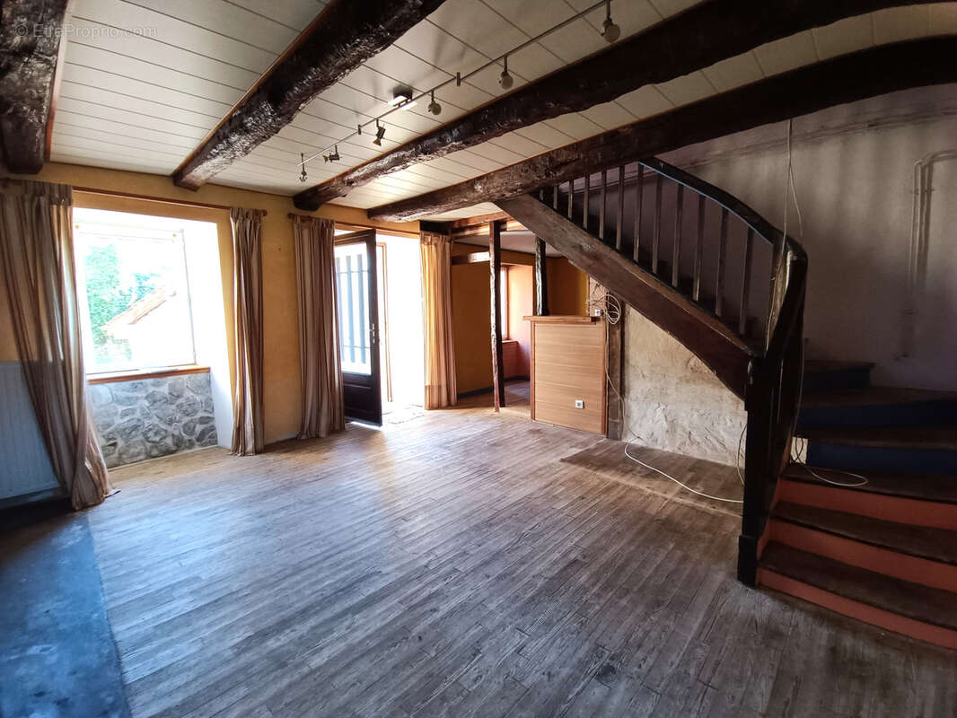 Maison à LESCURE-JAOUL