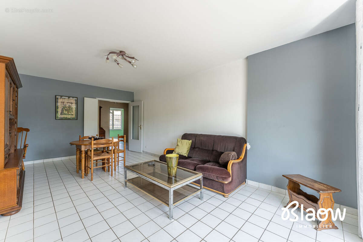 Appartement 90 m² à Meyzieu  - photo 2
