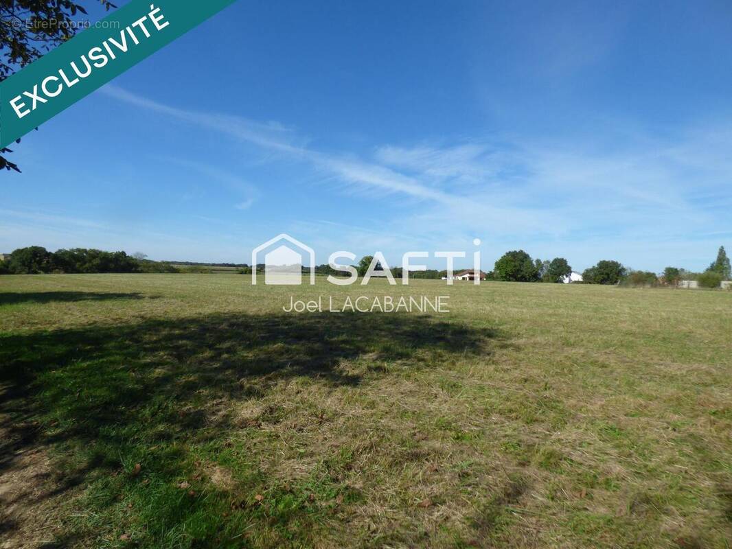 Photo 1 - Terrain à CASTELNAU-RIVIERE-BASSE