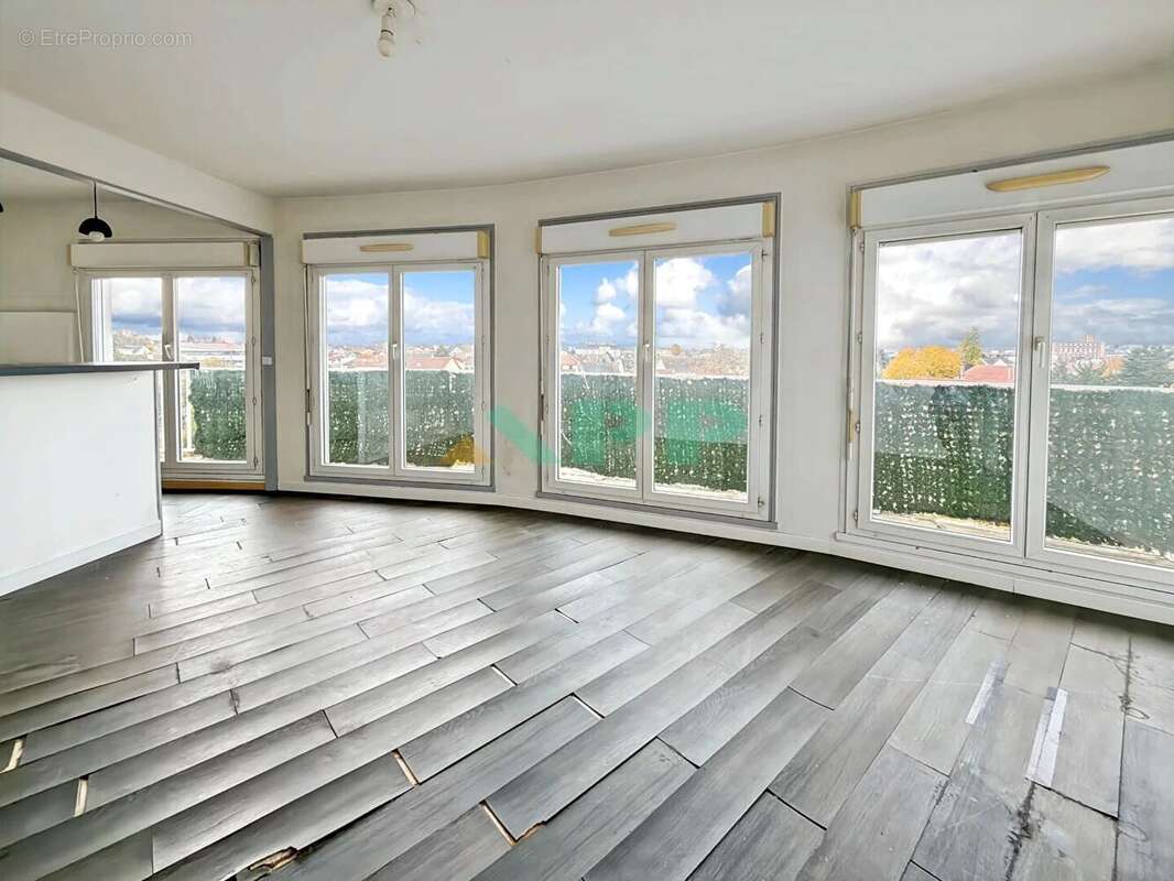 Appartement à VIGNEUX-SUR-SEINE