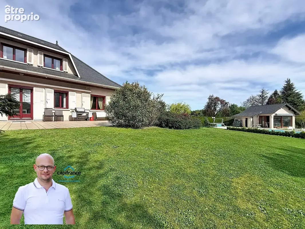Maison à vendre 9 pièces LES ABRETS EN DAUPHINE sur un parc arboré de plus 2500m2 avec piscine - photo 3