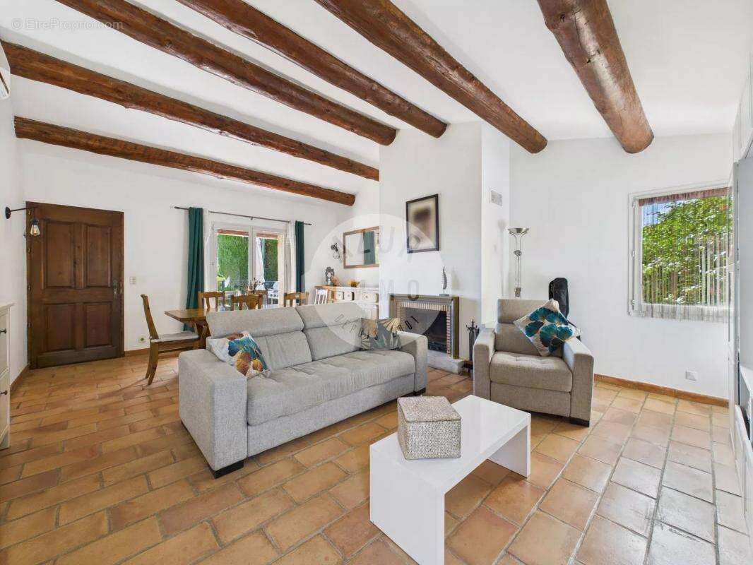 Maison à ROQUEVAIRE