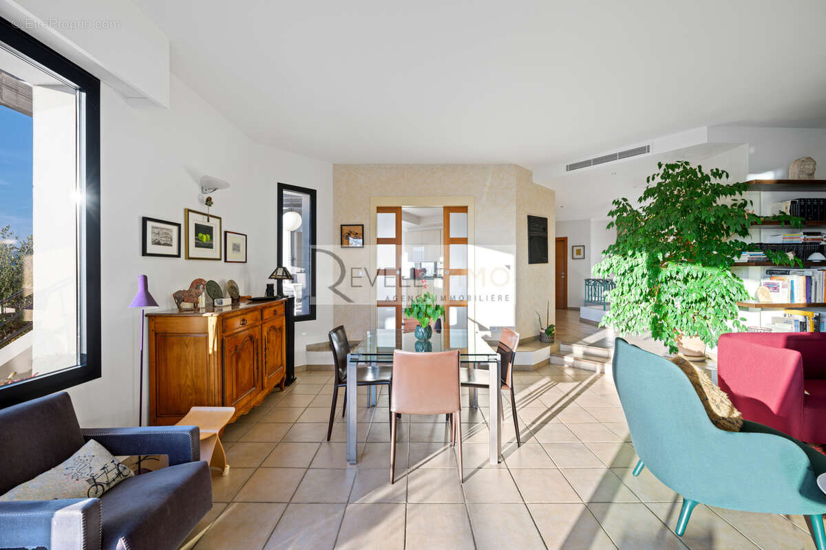 Maison à CASTAGNIERS