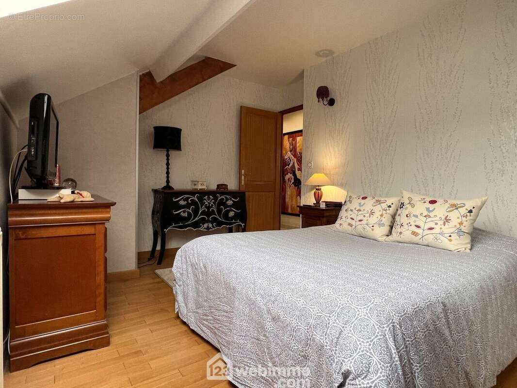 Trois chambres, - Maison à VITRY-SUR-SEINE