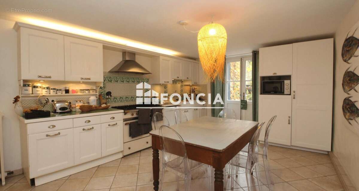 Maison à VERRIERES-LE-BUISSON