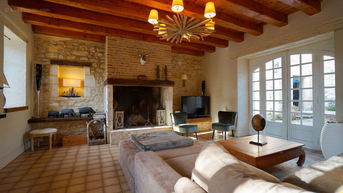 Maison à SAUZET