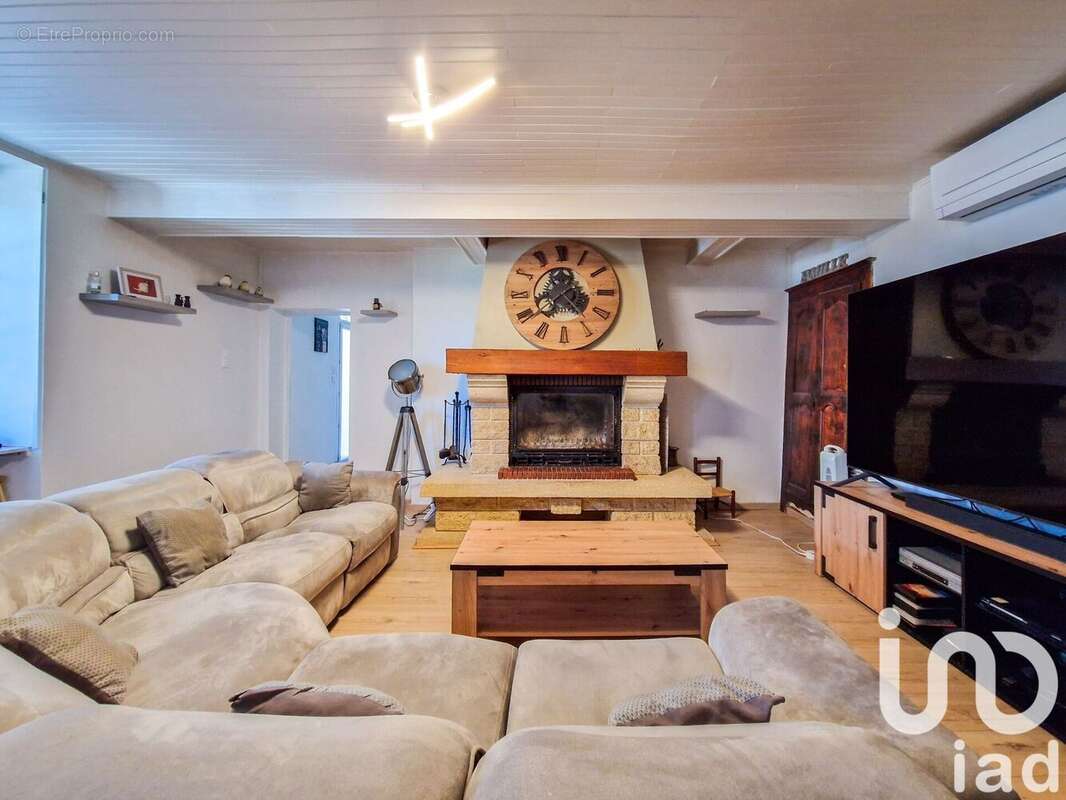 Maison 220 m² à Pommier-De-Beaurepaire  - photo 4