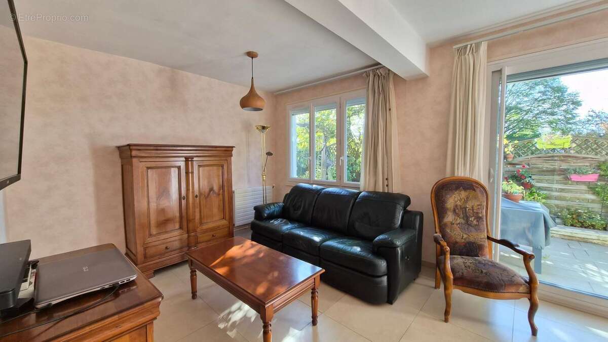 Maison à SAINT-GERMAIN-LES-ARPAJON