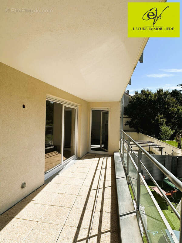 Terrasse avec accès du salon et cuisine - Appartement à FORBACH