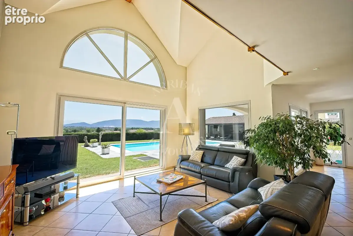 Maison 5 pièces 224 m² à vendre à Prevessin-Moens (01280) - photo 2