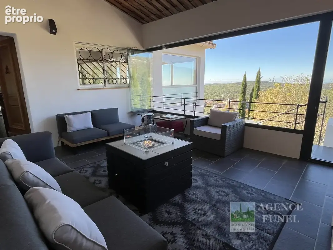 Splendide Villa Contemporaine 5 Chambres - Terrain 1699 m2 avec Piscine - Vue Panoramique - Espace bien-être - photo 7