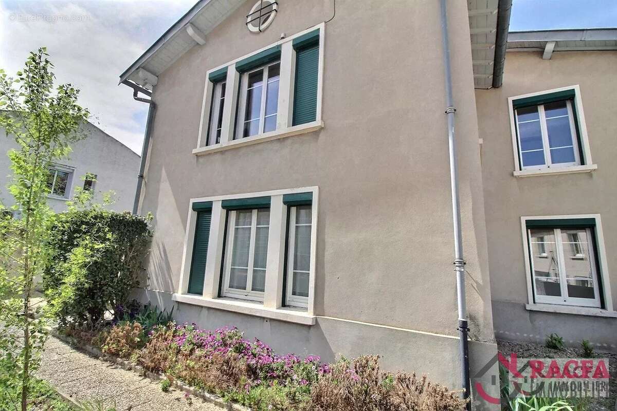 ALBINQUE -Maison indépendante avec jardin, garage et place de parking - photo 8