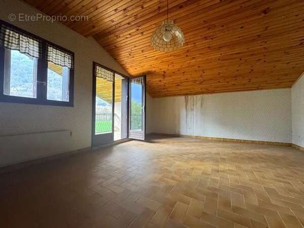 Maison à VALBONNAIS