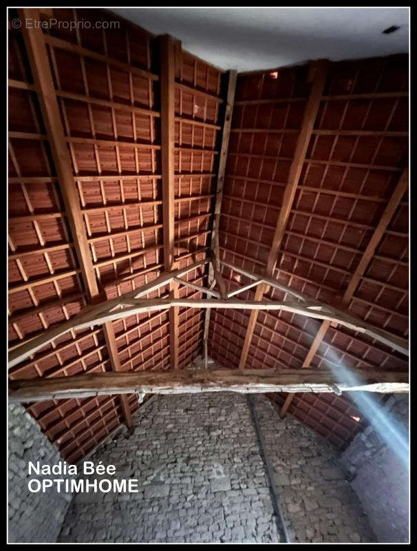 Maison à SAINT-PIERRE-BELLEVUE