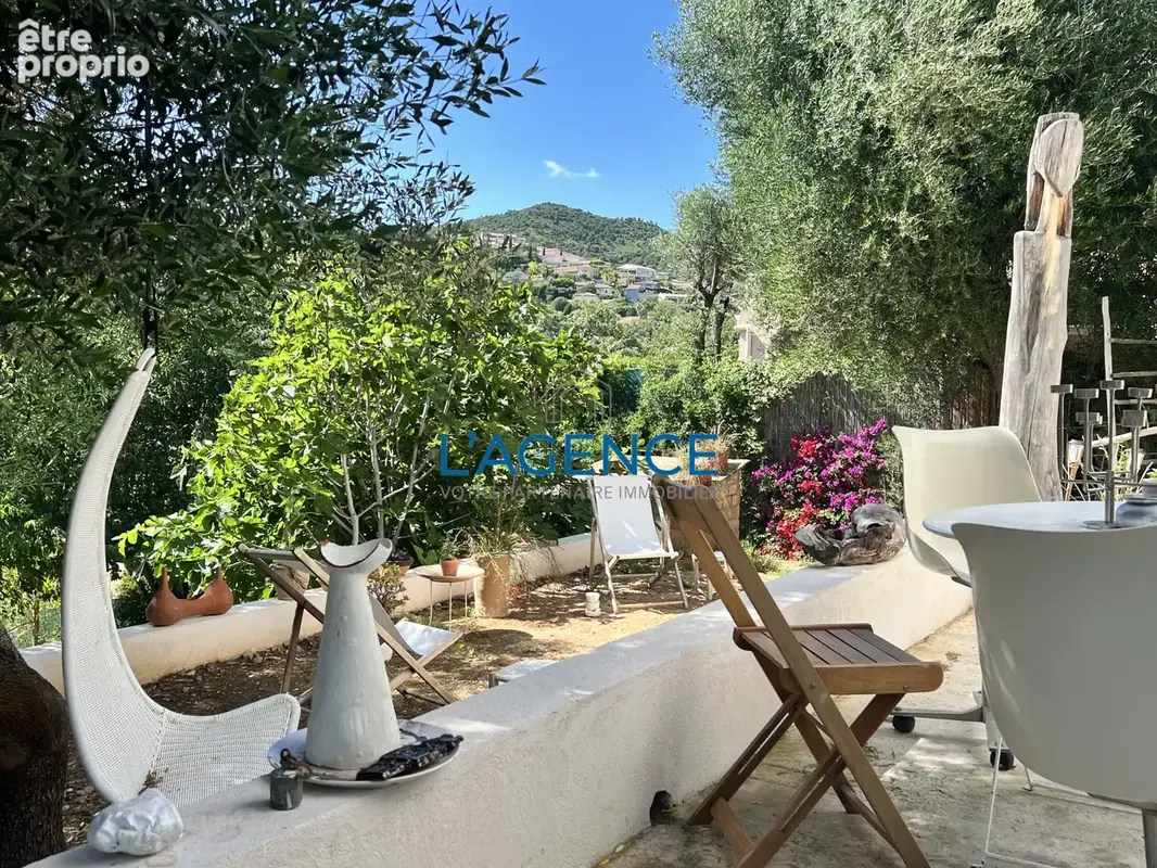 Proche centre et en pleine nature charmante villa de 110m2 sur 716m2 de terrain - photo 2