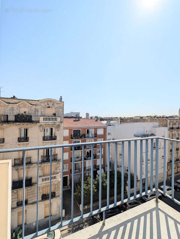 Magnifique appartement en dernier étage avec balcon - Asnières - photo 4
