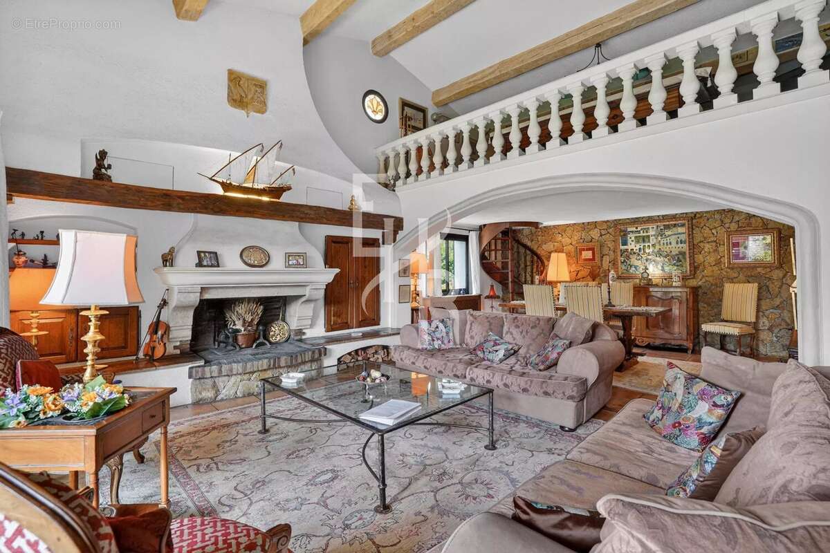 Maison à MOUGINS