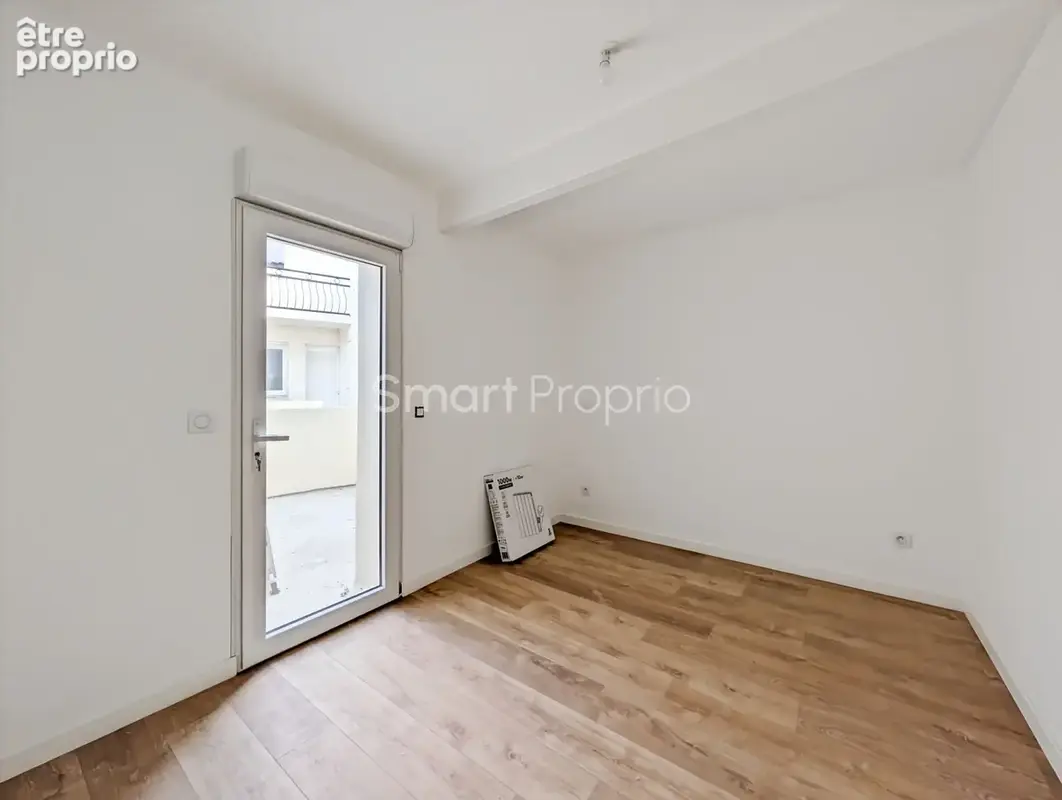 33000 bordeaux   saint-bruno    appartement de 48,65 m2 avec chambre, bureau et cour de 6,79 m2 - photo 3